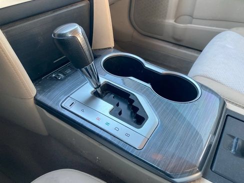 Used 2013 Toyota Camry XLE w/ Leather Pkg FWD image 22