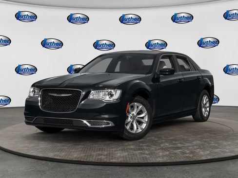 Used 2016 Chrysler 300 Limited RWD image 1
