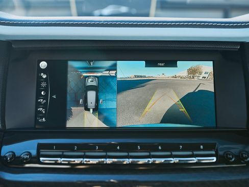 Used 2022 Rolls-Royce Cullinan Black Badge w/ Dark Exterior Package image 73