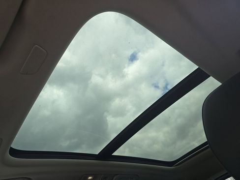 Used 2023 Volvo XC60 B5 Core w/ Climate Package image 3