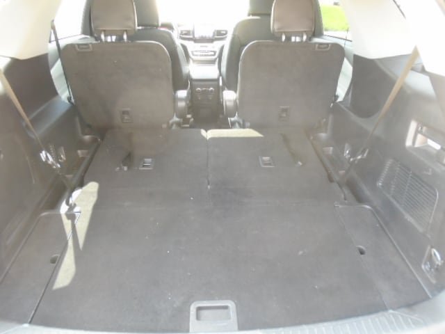 Used 2023 Ford Explorer XLT w/ Equipment Group 202A AWD/4WD image 9