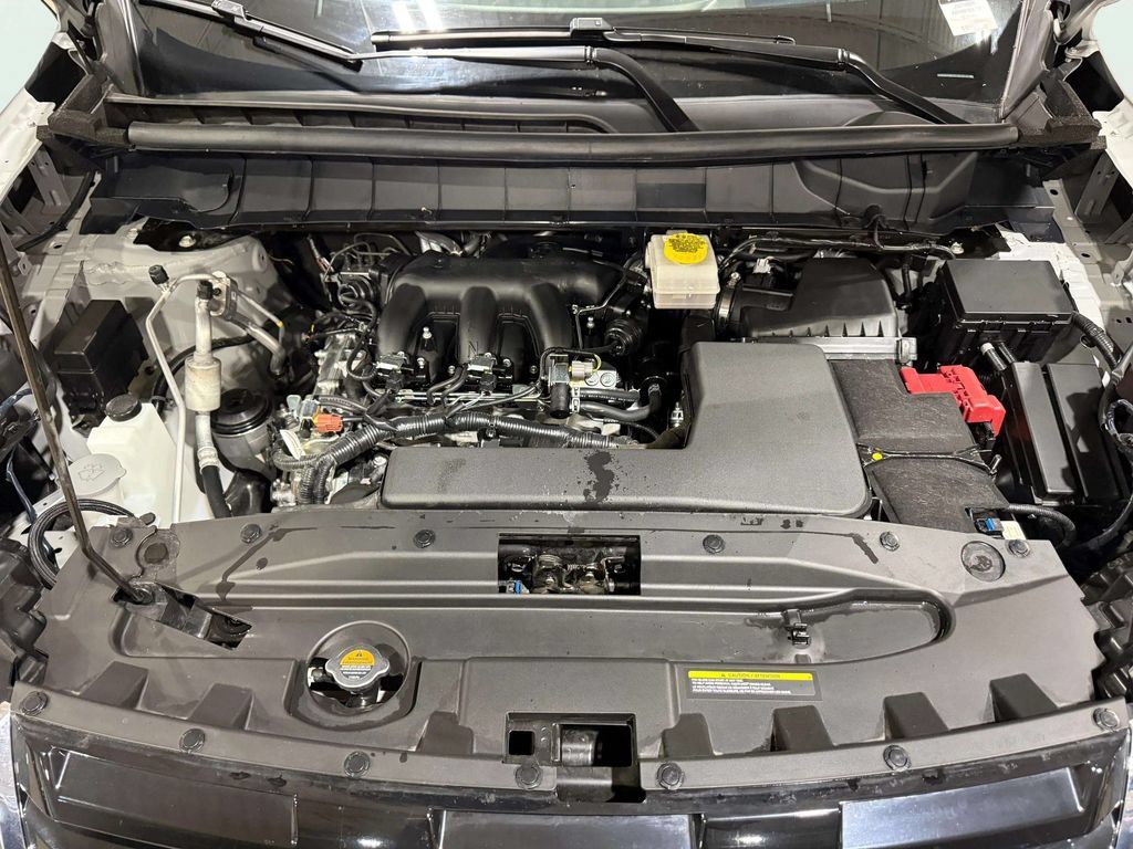 Used 2025 Nissan Pathfinder Platinum w/ Cargo Package AWD/4WD image 29
