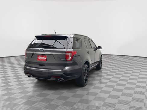 Used 2018 Ford Explorer XLT w/ Equipment Group 202A AWD/4WD image 43
