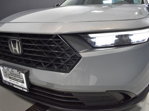 Used 2025 Honda Accord SE image 11