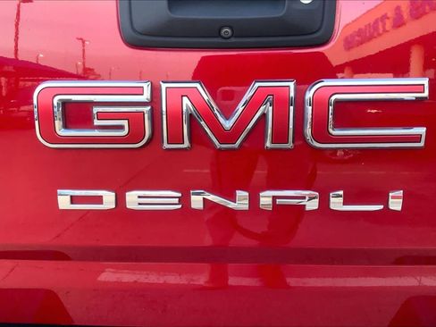 Used 2021 GMC Canyon Denali image 9