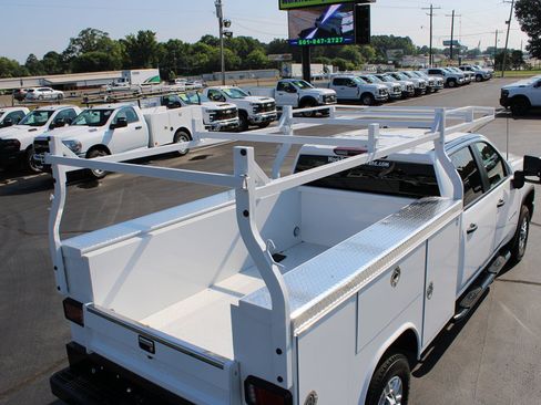 Used 2025 Chevrolet Silverado 2500 W/T w/ WT/CX Safety Package AWD/4WD image 17