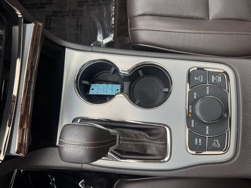 Used 2019 Jeep Grand Cherokee Summit w/ Platinum Series Group AWD/4WD image 27