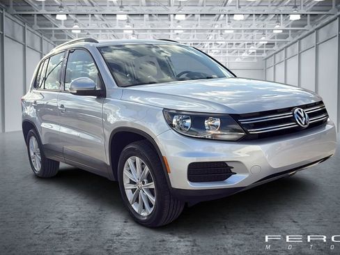 Used 2017 Volkswagen Tiguan Limited w/ Premium Package image 7