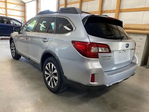 Used 2015 Subaru Outback 2.5i Limited AWD/4WD image 9