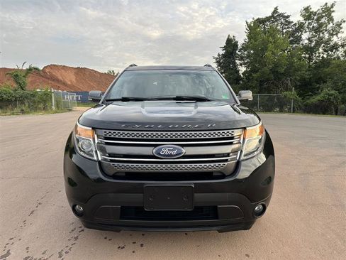 Used 2015 Ford Explorer XLT w/ Equipment Group 202B image 3