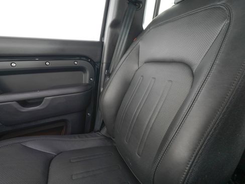 Used 2024 Land Rover Defender 130 X image 30