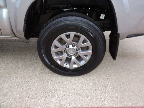 Used 2018 Toyota Tacoma SR5 image 14