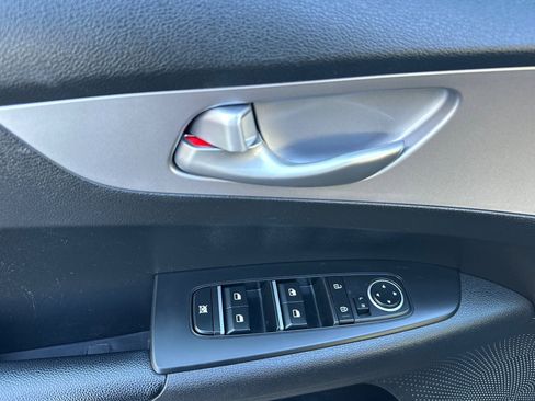 Used 2024 Kia Forte LXS image 11
