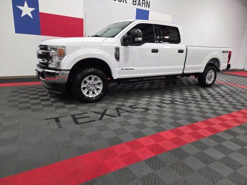 Used 2022 Ford F250 XLT AWD/4WD image 2