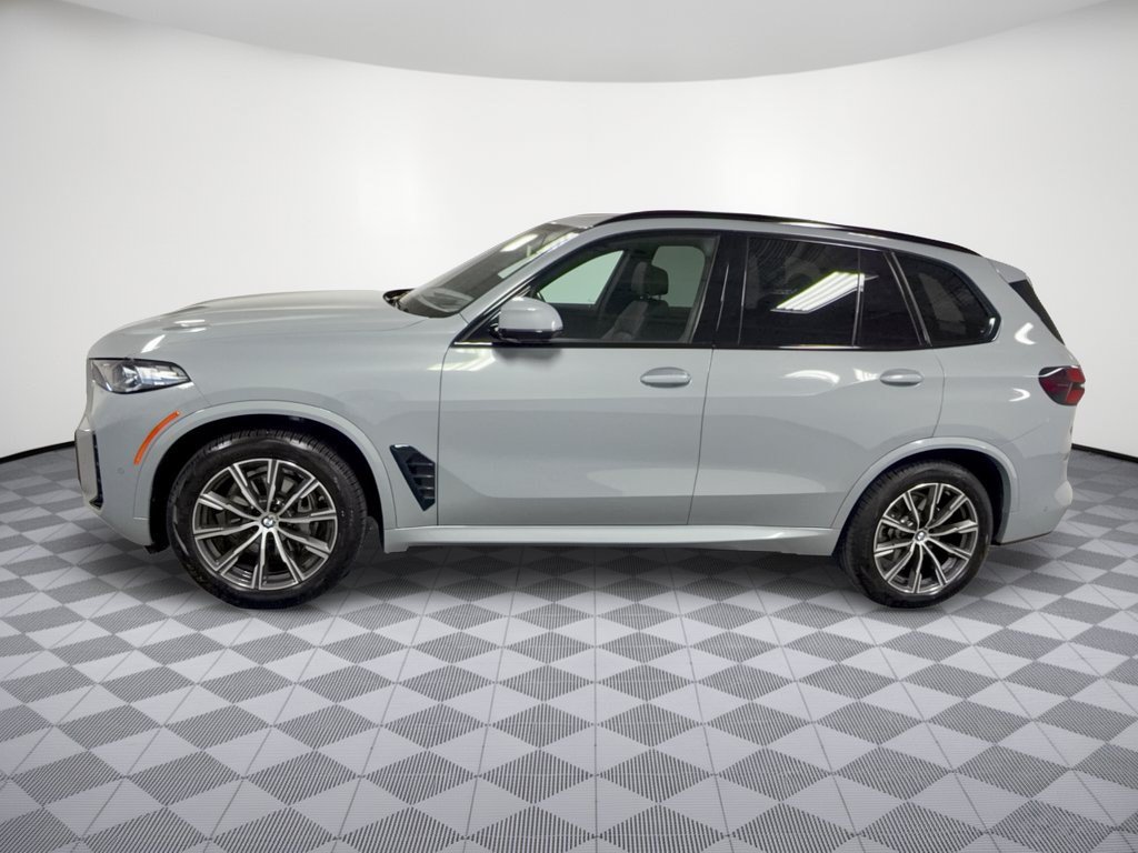Certified 2026 BMW X5 sDrive40i w/ M Sport Package RWD image 2