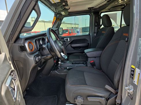 Used 2021 Jeep Gladiator Mojave AWD/4WD image 12