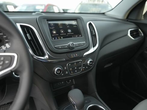 Used 2024 Chevrolet Equinox LT image 25