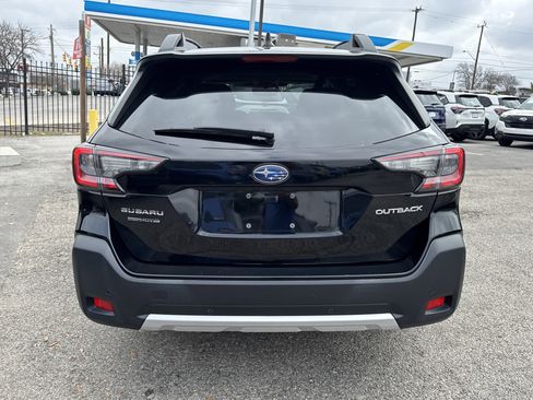 Used 2023 Subaru Outback Limited image 4
