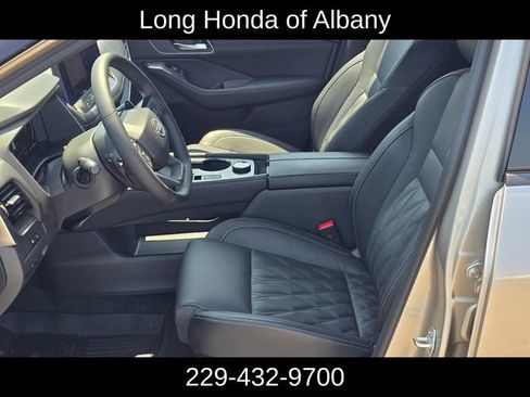 Used 2026 Nissan Rogue Platinum w/ Platinum Premium Package AWD/4WD image 13