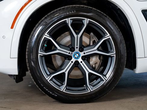 Used 2023 BMW X5 xDrive45e w/ Executive Package AWD/4WD image 24