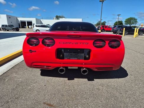 Used 2002 Chevrolet Corvette Z06 w/ Memory Pkg RWD image 9