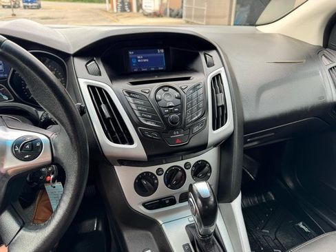 Used 2014 Ford Focus SE w/ Equipment Group 201A image 17