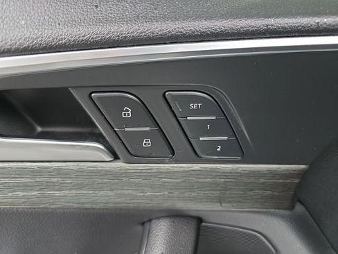 Used 2017 Audi A4 2.0T Premium Plus w/ Premium Plus Package image 29