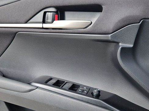 Used 2025 Toyota Camry LE image 13