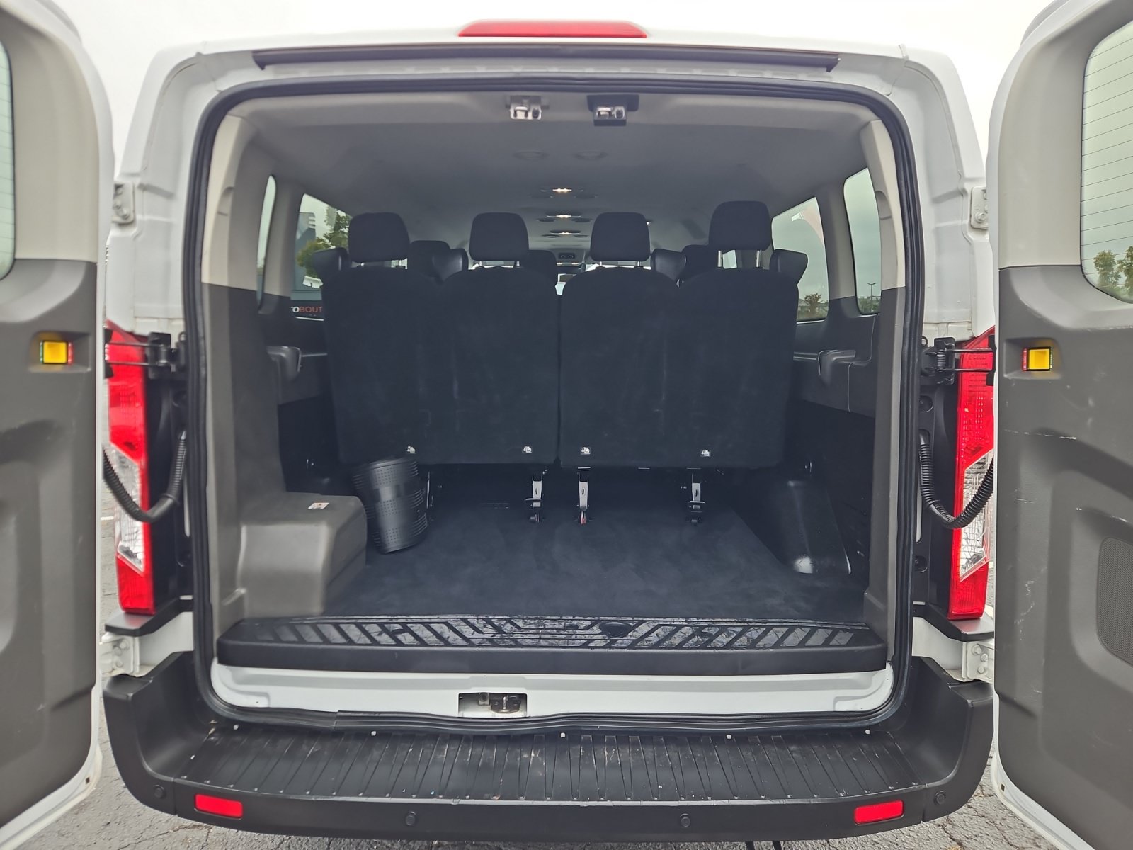 Used 2023 Ford Transit 350 XLT RWD image 17