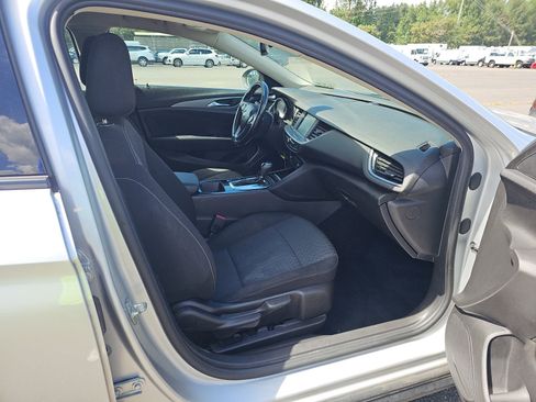 Used 2018 Buick Regal Preferred AWD/4WD image 11