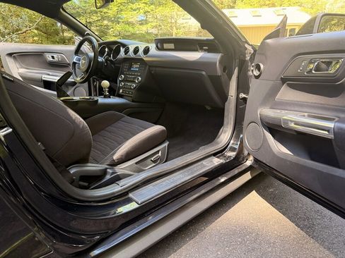 Used 2016 Ford Mustang GT image 13