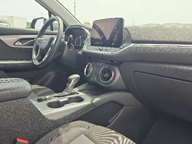 Used 2025 Chevrolet Blazer LT w/ Convenience Package FWD image 20