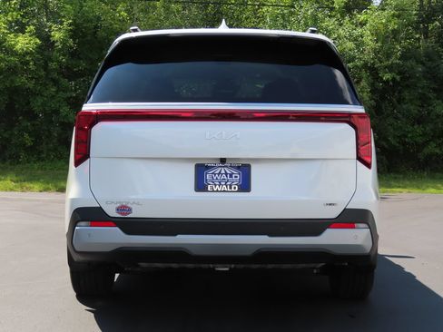 Certified 2026 Kia Carnival EX FWD image 20