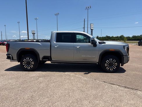 New 2026 GMC Sierra 2500 Denali Ultimate AWD/4WD image 7