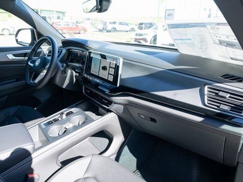 New 2026 Volkswagen Atlas Cross Sport SE image 32