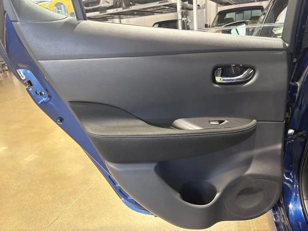 Used 2025 Nissan Leaf S FWD image 18