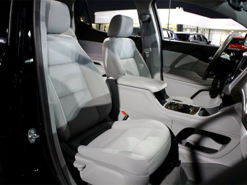 Used 2023 GMC Acadia SLE w/ Driver Convenience Package image 22