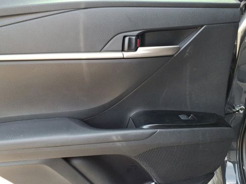 Used 2025 Toyota Camry LE FWD image 10