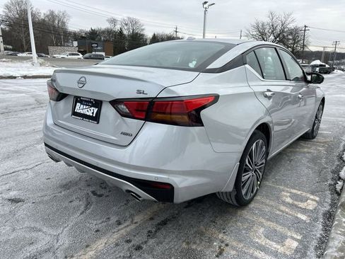 New 2025 Nissan Altima 2.5 SL AWD/4WD image 8