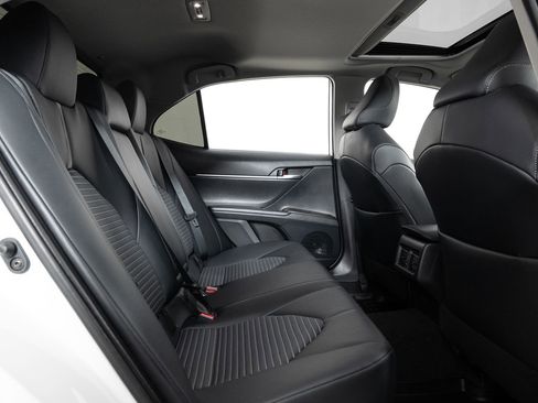 Used 2021 Toyota Camry SE image 22