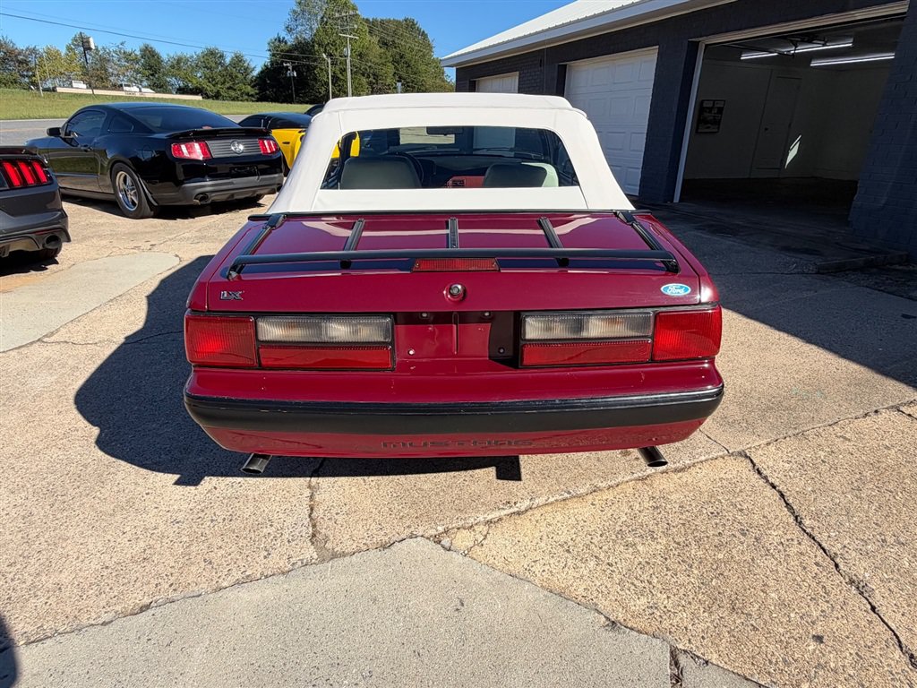 Used 1989 Ford Mustang LX RWD image 4