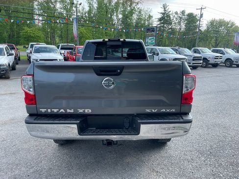 Used 2017 Nissan Titan SV image 6