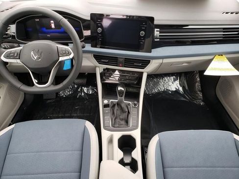 New 2026 Volkswagen Jetta SE FWD image 9
