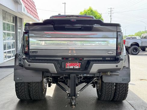 Used 2022 Ford F450 Platinum w/ FX4 Off-Road Package image 4
