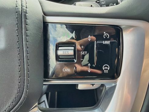 New 2026 Land Rover Range Rover SE AWD/4WD image 40