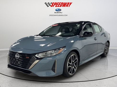 Used 2025 Nissan Sentra SR w/ SR Premium Package FWD image 12