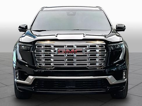 Used 2025 GMC Acadia Denali FWD image 4