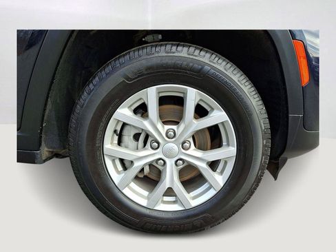 Used 2023 Jeep Grand Cherokee Limited AWD/4WD image 9
