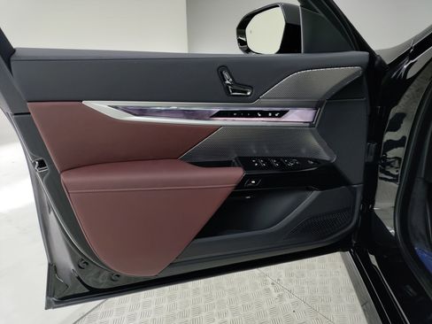 New 2025 BMW i7 xDrive60 w/ Premium Package image 11