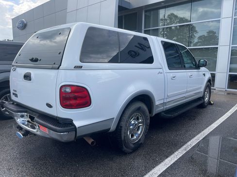 Used 2003 Ford F150 Lariat RWD image 3